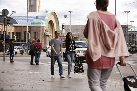 Vor dem Hauptbahnhof in Helsinki (c) Harri Tarvainen