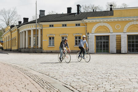 Unterwegs in der Altstadt von Turku (c) Visit Finland, Terri Vahtera