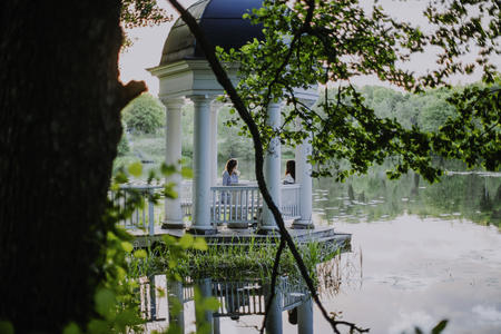 In den Gärten von Schloss Mustio (c) Visit Finland, Julia Kivela