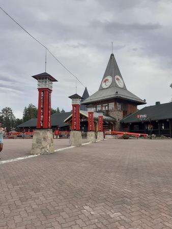 Am Polarkreis: das Büro vom Weihnachtsmann