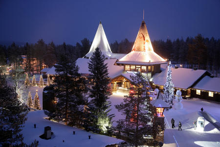 Panoramaaufnahme vom Weihnachtsmanndorf