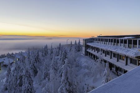 Morgenstimmung beim Hotel Iso-Syöte, Nebel im Tal