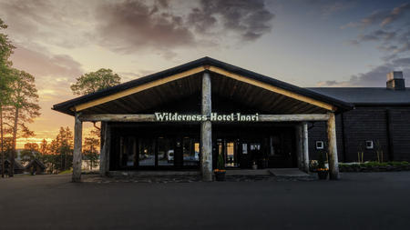 Wilderness Hotel Inari von außen