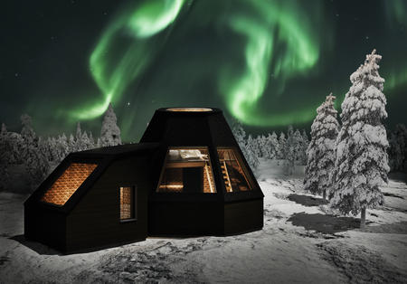 Zweistöckige Glasdachhütte mit zwei Schlafbereichen