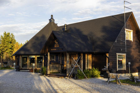 Haupthaus und Restaurant