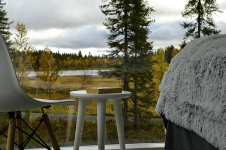 Ausblick auf die Herbstlandschaft, Glas-Villa