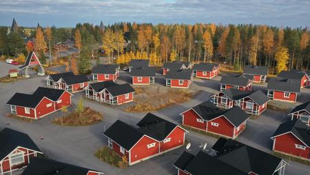 Die Ferienhäuser im Weihnachtsmanndorf (c) Visit Rovaniemi, Santa Claus Village