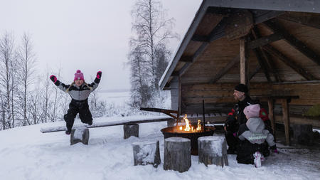  Grillplatz auf dem Hotelgelände/Hotelli Metsähirvas
