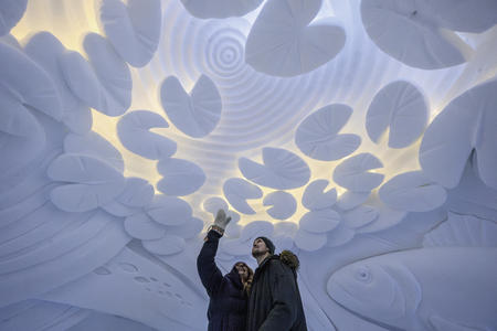 Kunst aus Eis und Schnee (c) Arctic SnowHotel & Glass Igloos