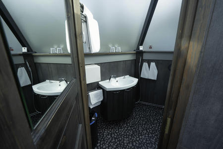 Badezimmer im Glasiglu